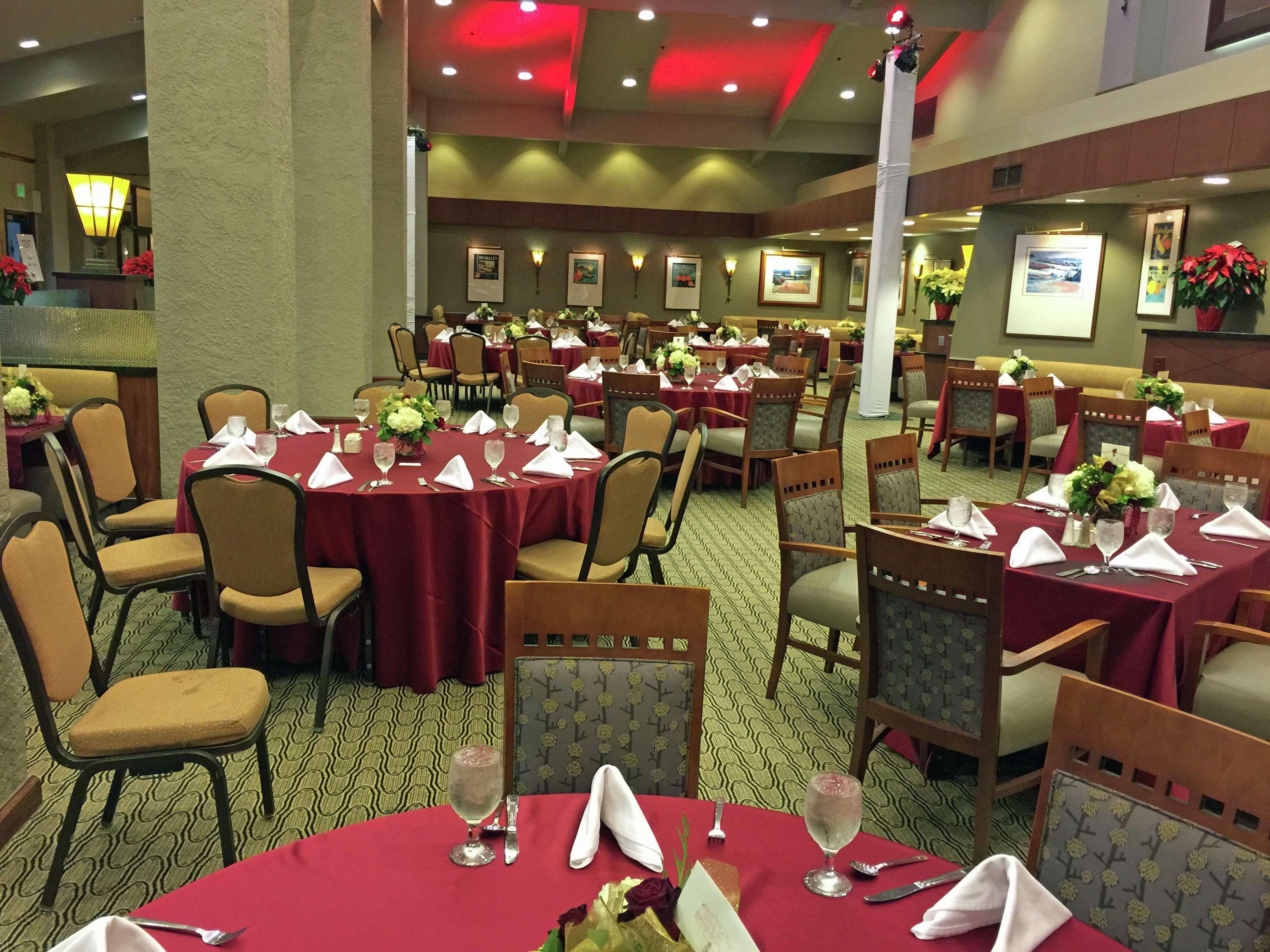 DoubleTree by Hilton Bakersfield Hotell Eksteriør bilde