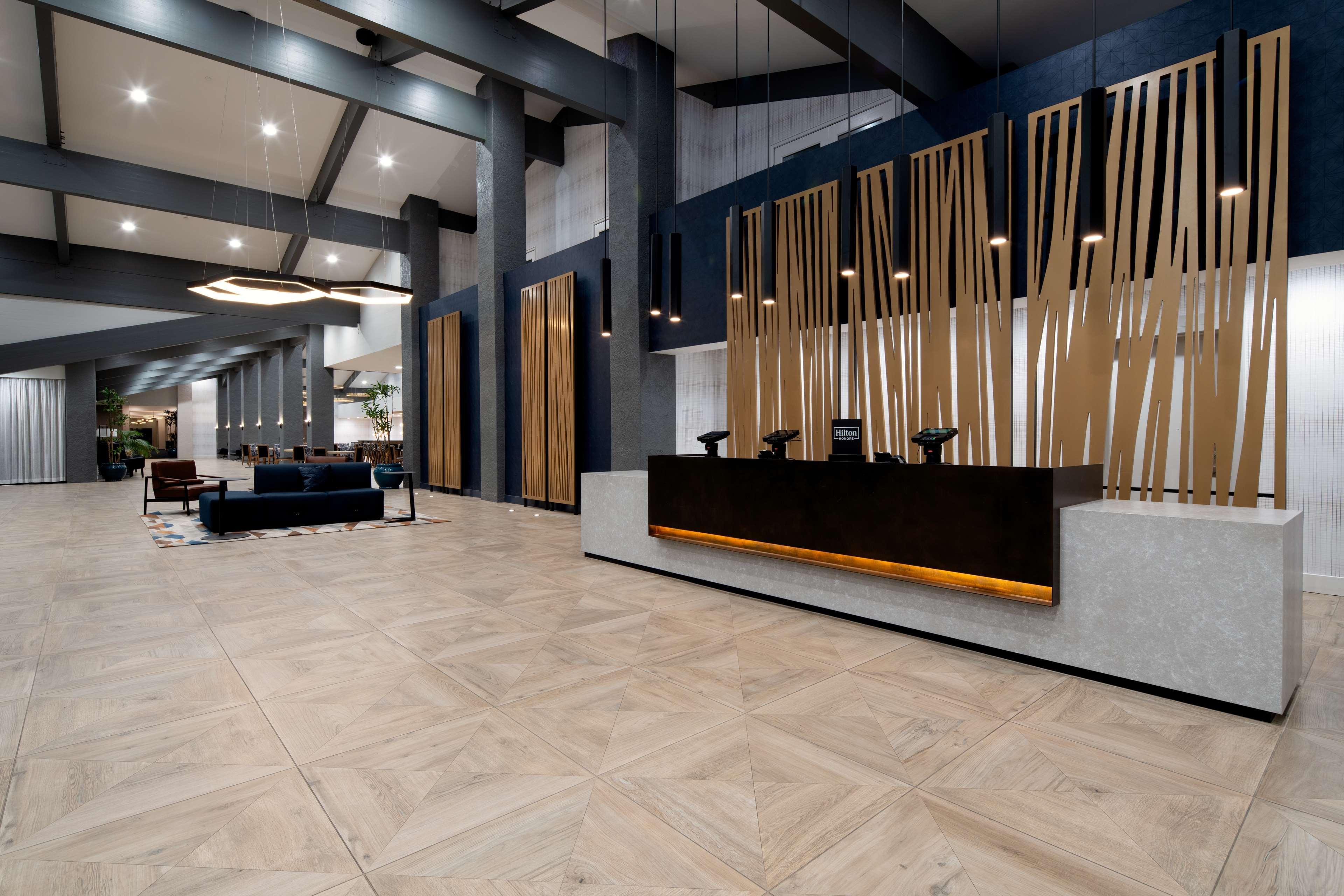 DoubleTree by Hilton Bakersfield Hotell Eksteriør bilde