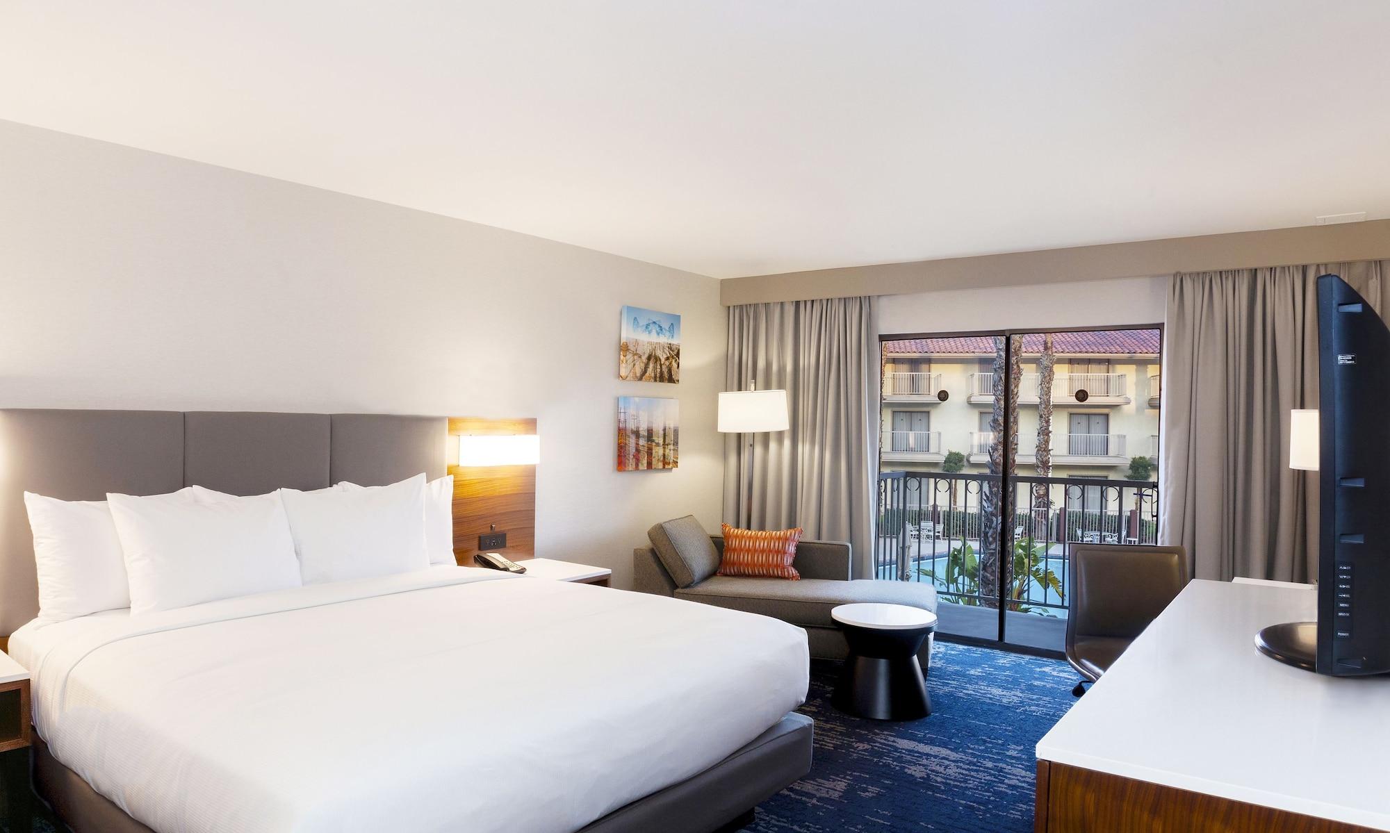 DoubleTree by Hilton Bakersfield Hotell Eksteriør bilde