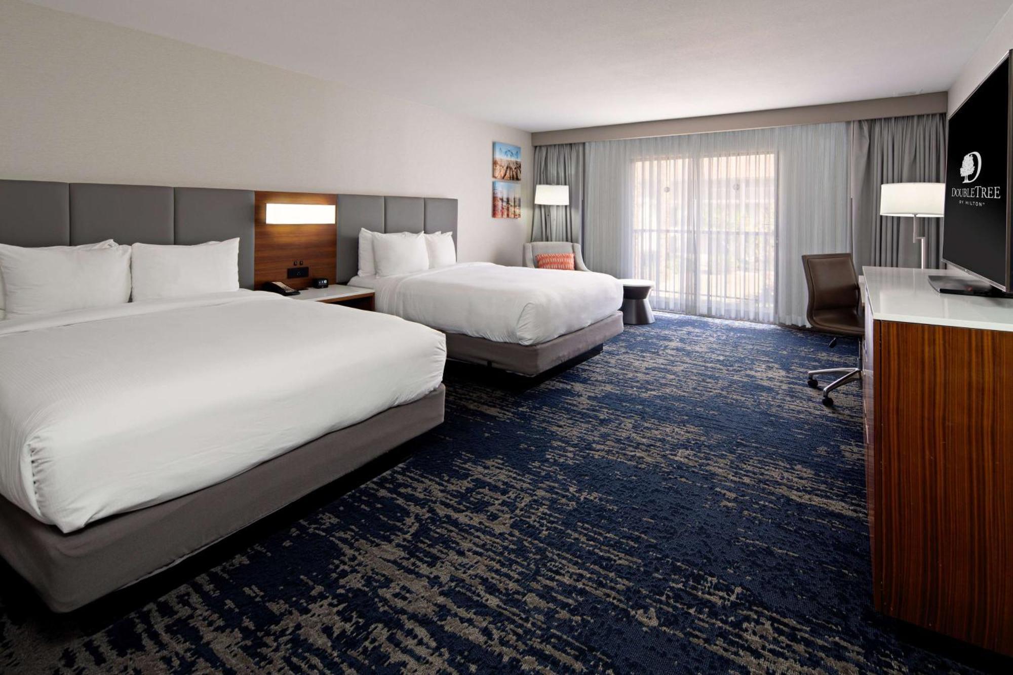 DoubleTree by Hilton Bakersfield Hotell Eksteriør bilde