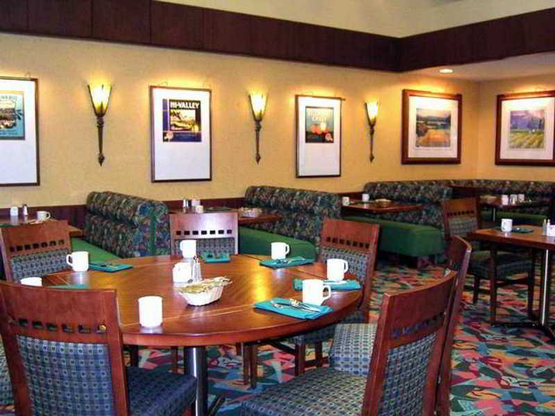DoubleTree by Hilton Bakersfield Hotell Eksteriør bilde