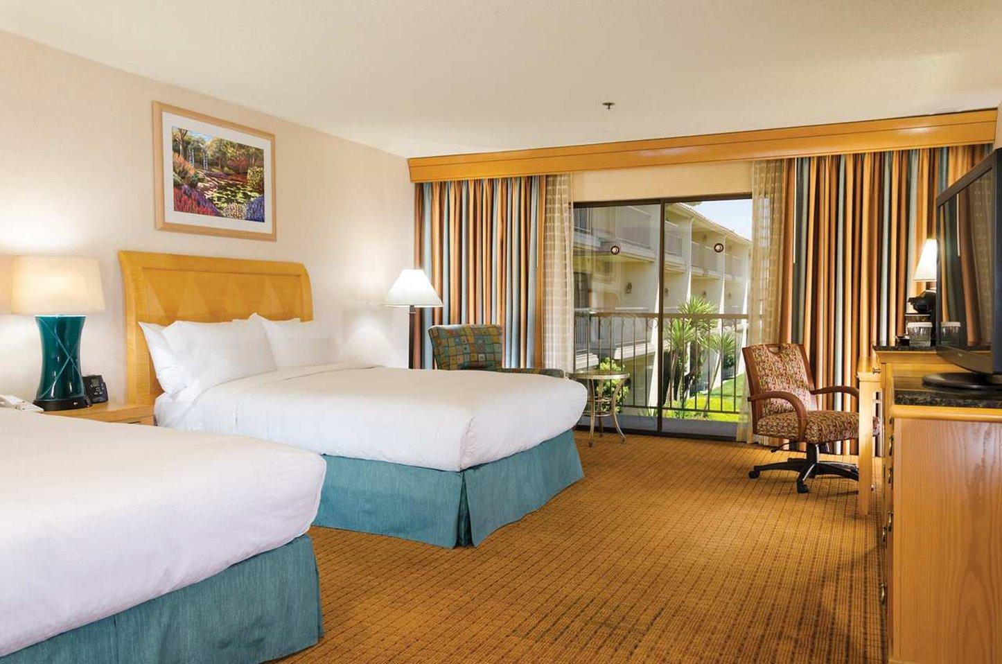 DoubleTree by Hilton Bakersfield Hotell Eksteriør bilde
