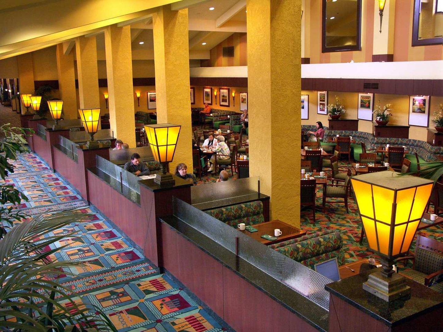 DoubleTree by Hilton Bakersfield Hotell Eksteriør bilde