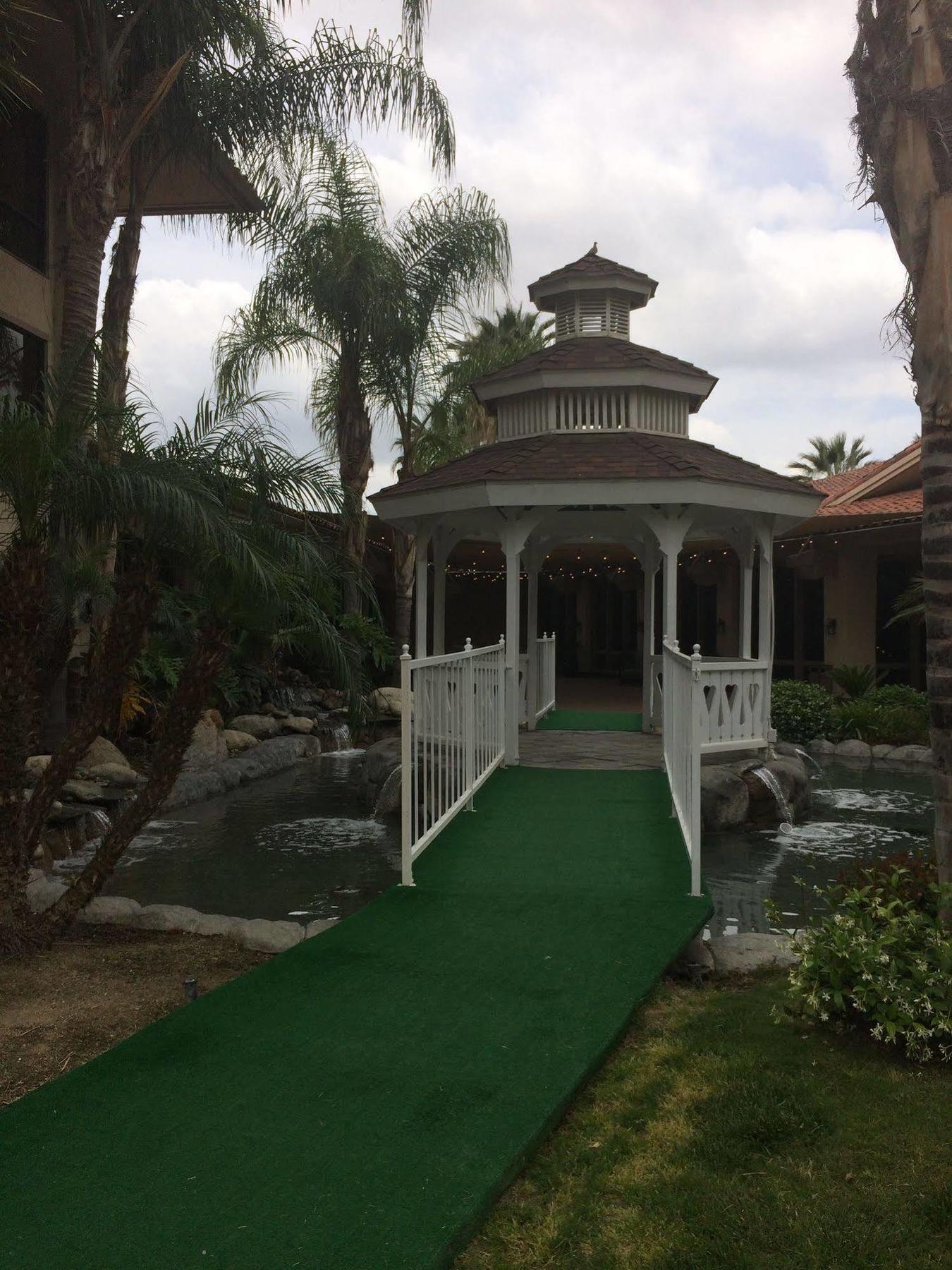 DoubleTree by Hilton Bakersfield Hotell Eksteriør bilde